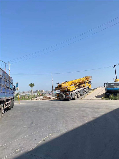 镇江市25吨吊车的租赁价格大概是多少？