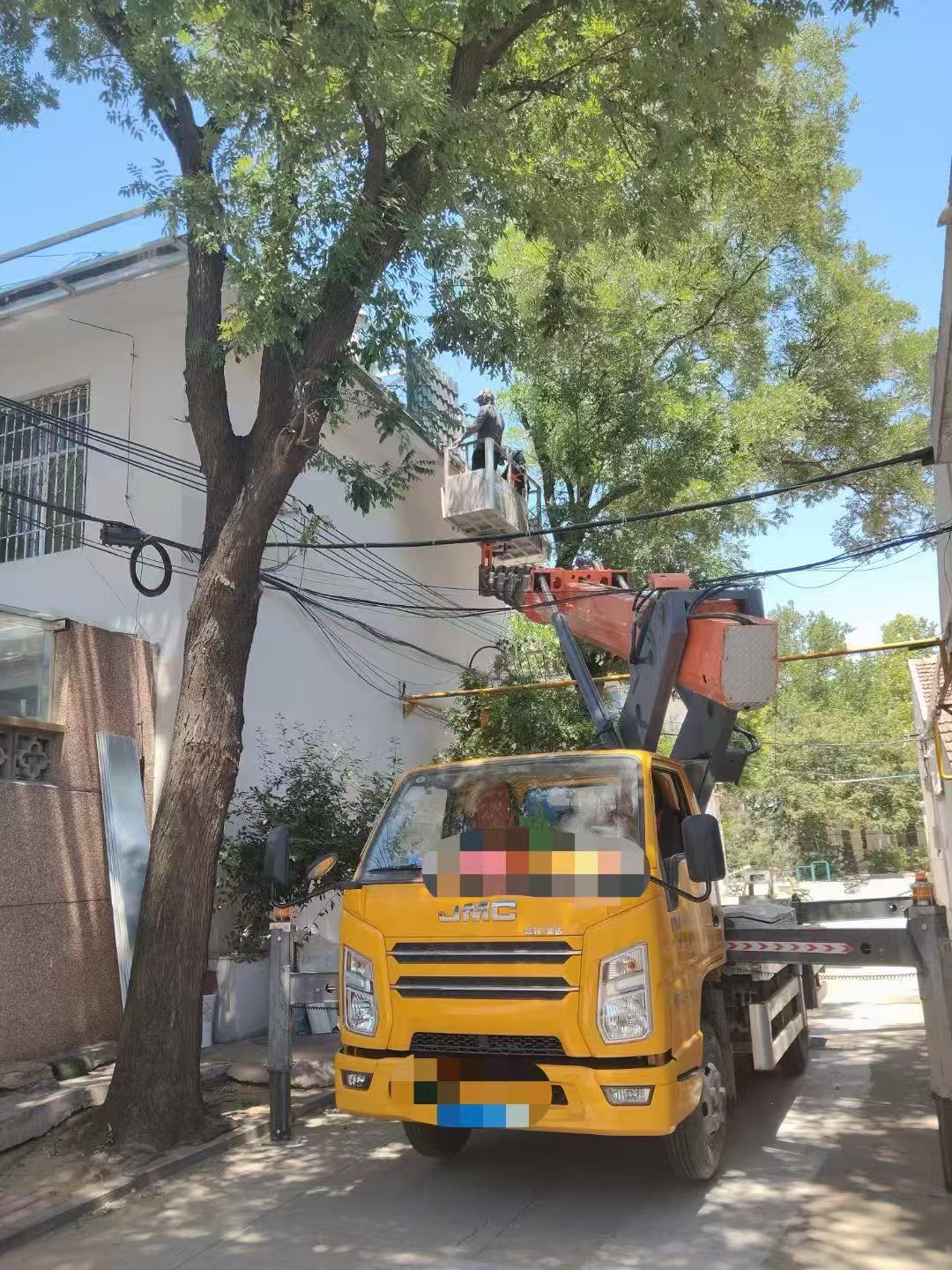 镇江市高空作业车能吊装重物吗？最大承载多少公斤？