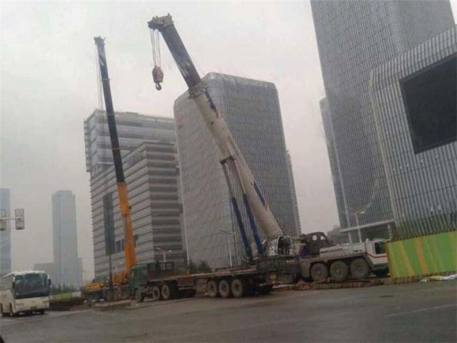 镇江市“自动找平”—— 吊车的 “平地神器” 技术